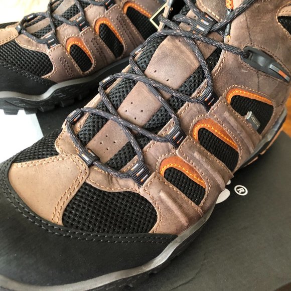 Brand New With Tags Stylish ECCO Boots - Picture 15 of 16